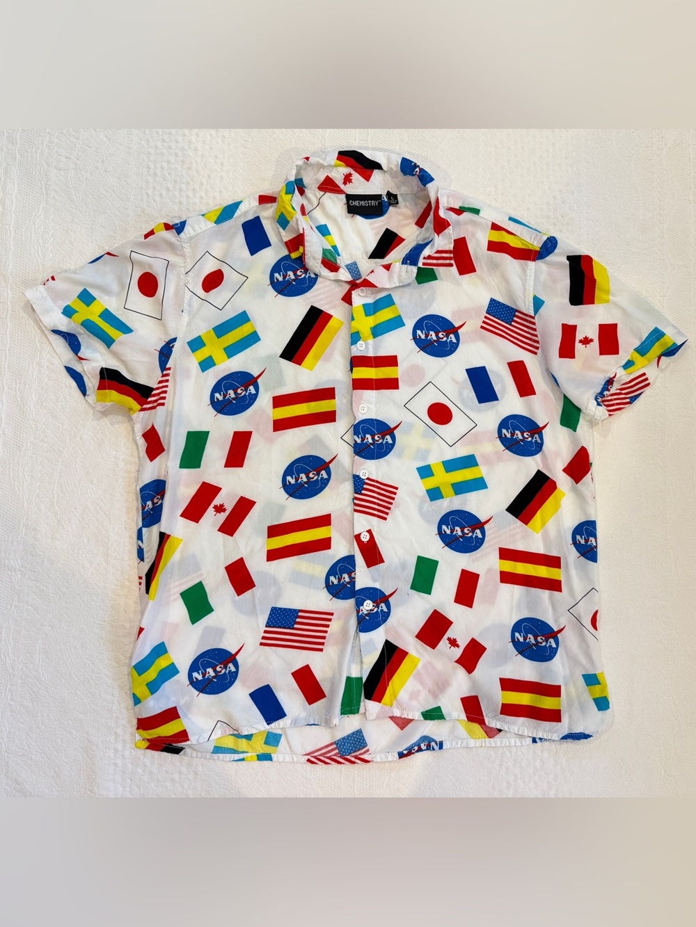 NASA USA + International Flags Print Short Sleeve Button Up Shirt Size Large